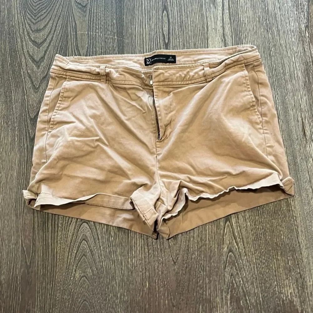 NY&C New York & Company Chino Shorts Mid Rise Cotton Blend Stretch Tan Size 12